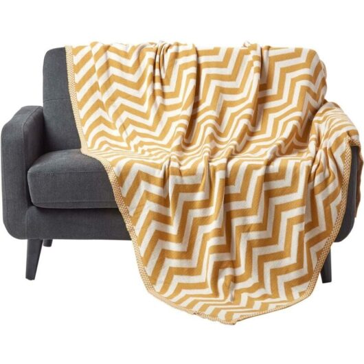 Mustard Chevron Cotton Knitted Throw, 130 x 170 cm - Yellow - Homescapes